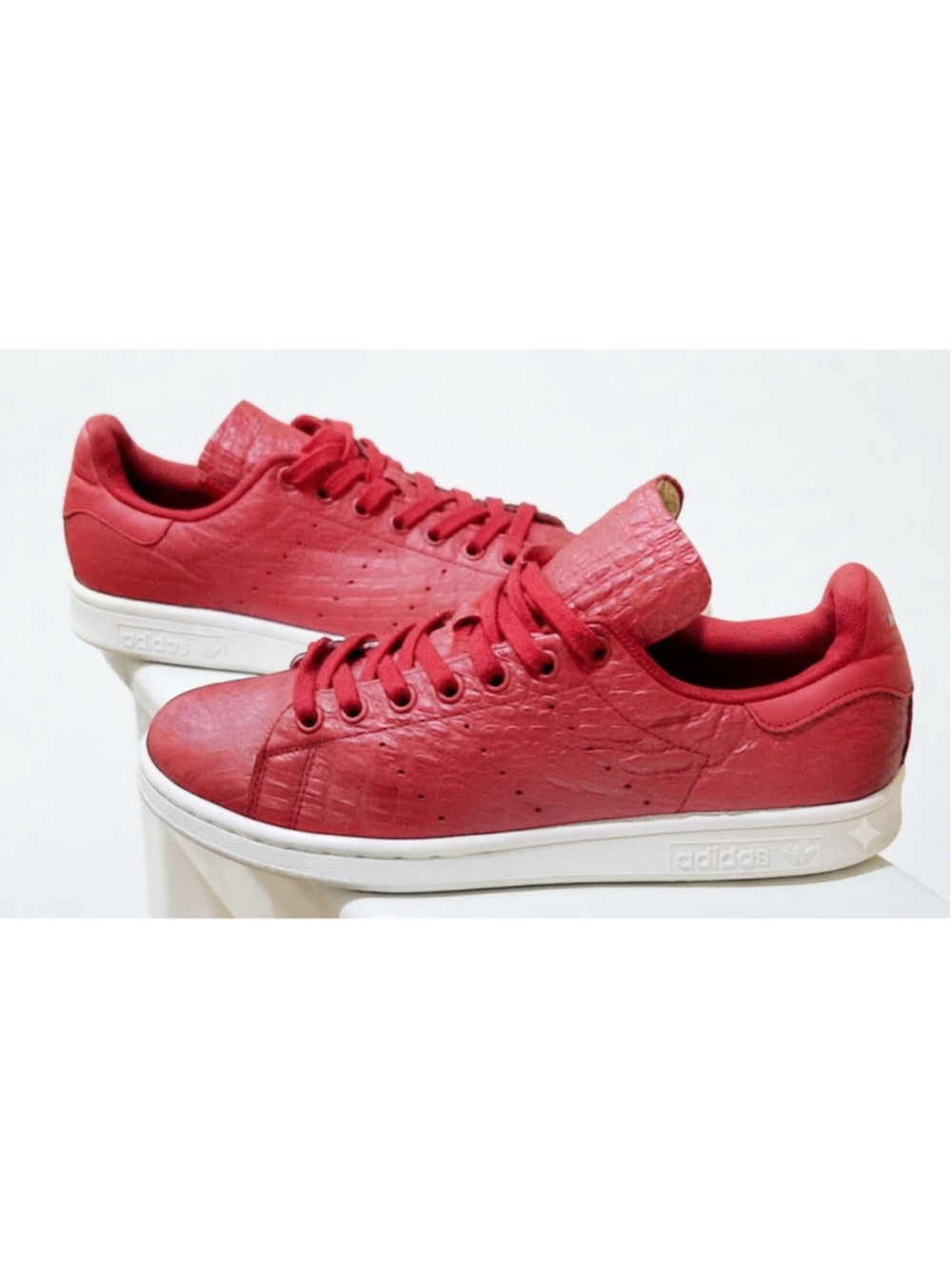 Adidas Stan Smith Power Red Shoes crocodile Embossed. Mens 7.5/ Womens 9